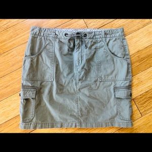 Carhartt cargo skirt sz 14 olive